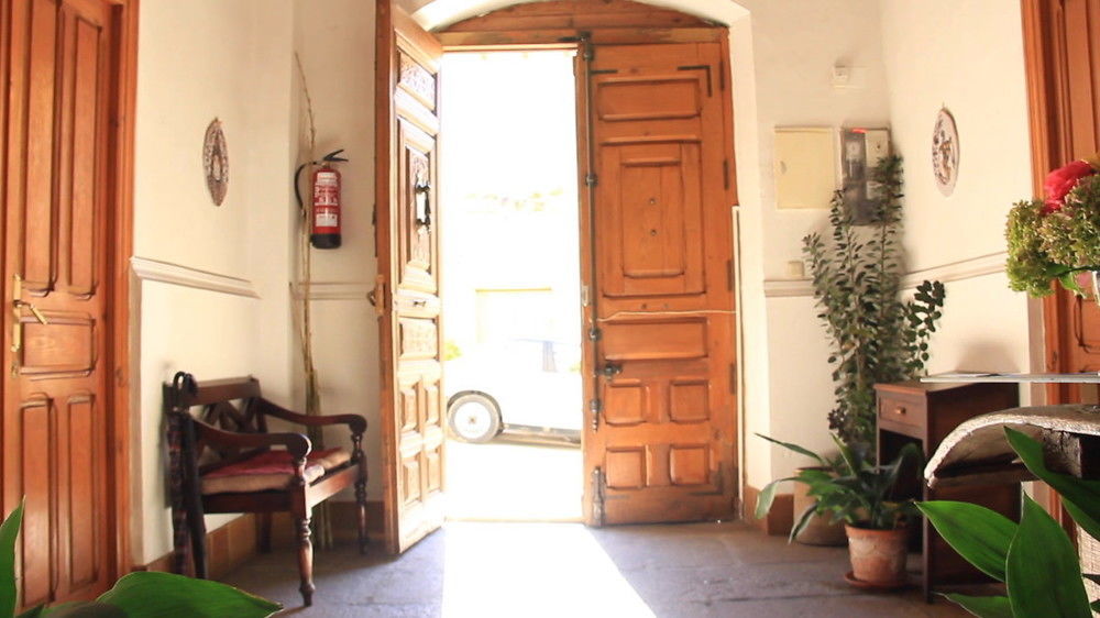 Posada De La Triste Condesa Аренас де Сан Педро Екстериор снимка